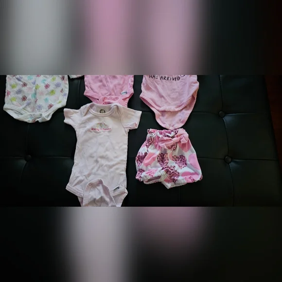 Baby Girl 0 To 3 Months Clothes Outfits Onesies Euc Bundle - Picture 3 of 3